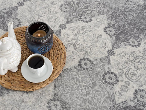 2' X 3' Gray Distressed Trellis Pattern Scatter Rug