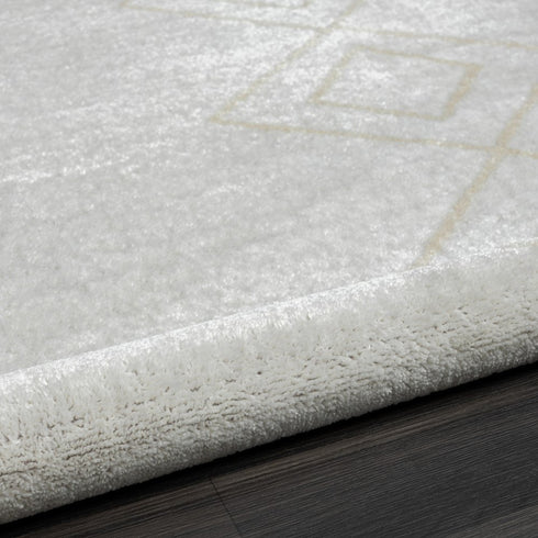 8' X 10' Cream Diamond Area Rug