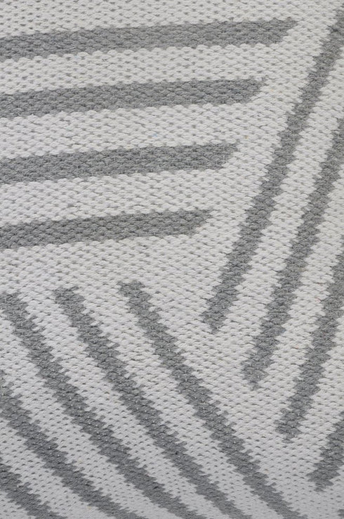 20" X 20" Gray And White 100% Cotton Geometric Zippered Pillow