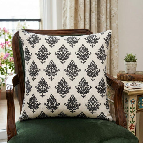 20" X 20" White And Black 100% Cotton Geometric Zippered Pillow