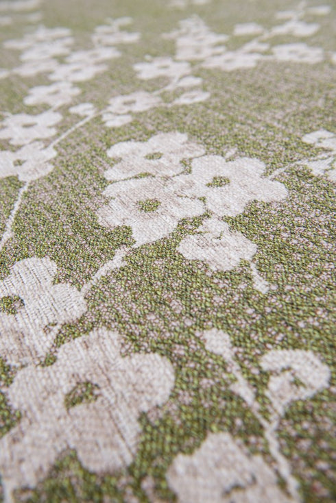 8' Green And White Oriental Washable Round Rug