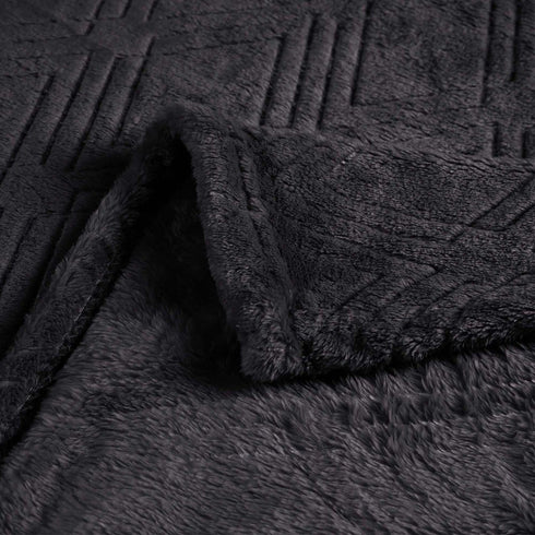 King Black Geometric Flannel Woven Plush Blanket