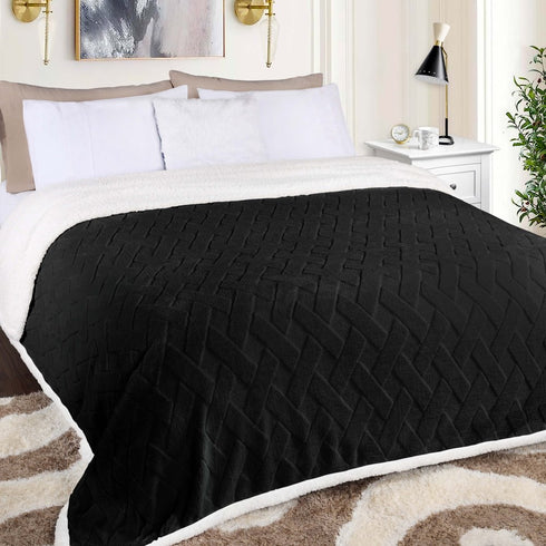 King Black Fleece Knitted Plush Blanket