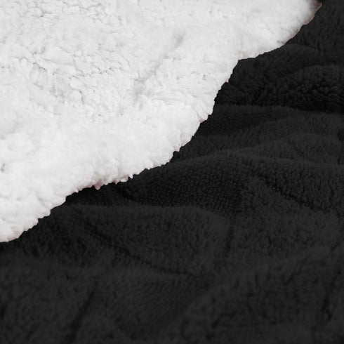 King Black Fleece Knitted Plush Blanket