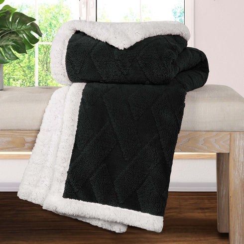 King Black Fleece Knitted Plush Blanket