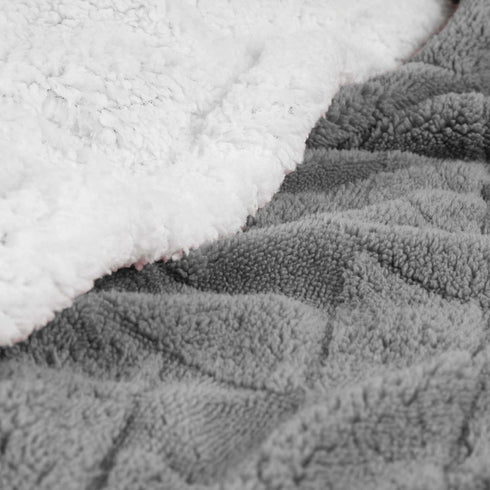 King Platinum Geometric Fleece Woven Plush Blanket
