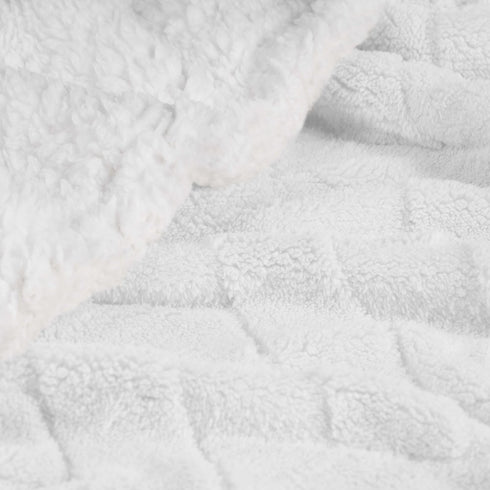 King White Fleece Knitted Plush Blanket
