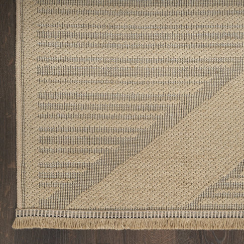 8' X 10' Natural And Beige Geometric Flatweave Non Skid Area Rug With Fringe