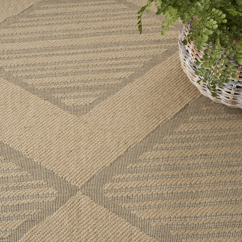 8' X 10' Natural And Beige Geometric Flatweave Non Skid Area Rug With Fringe