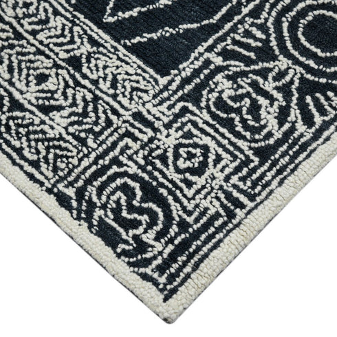 8' X 10' Charcoal And Ivory Wool Southwestern Hand Hooked Area Rug