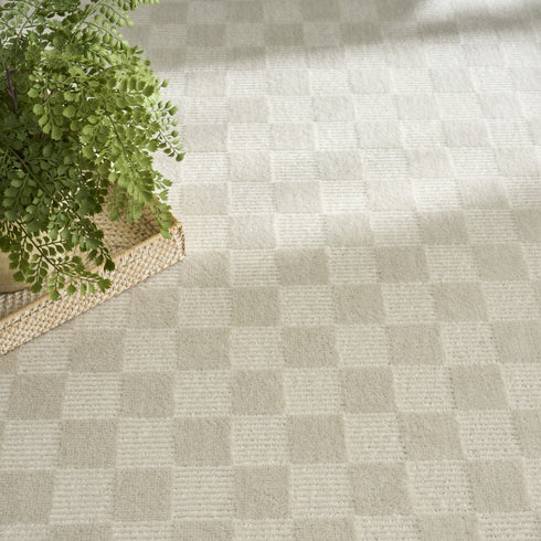 8' X 10' Ivory Checkered Area Rug