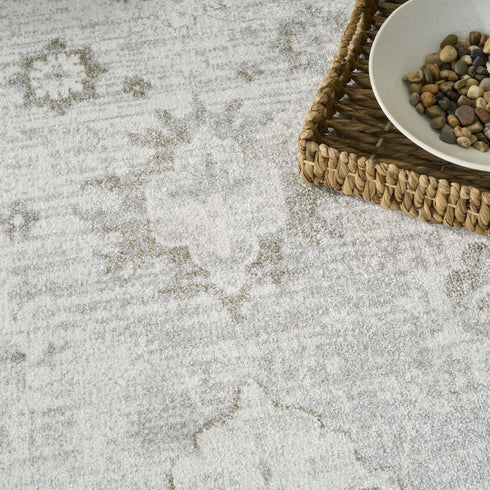 8' X 10' Ivory Floral Distressed Area Rug