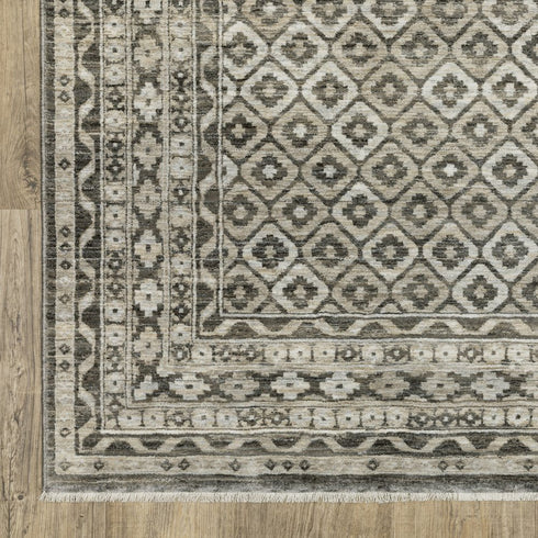 8' X 11' Gray And Beige Diamond Area Rug With Fringe