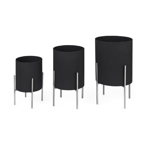 Set of Two Black Metal 20 Ounce Round Pot Planters