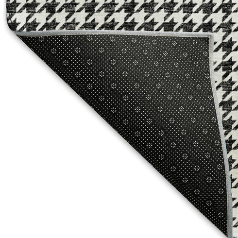 8' Black And White Houndstooth Washable Round Rug With UV Protection