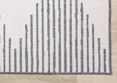5' X 8' Gray And Beige Geometric Area Rug