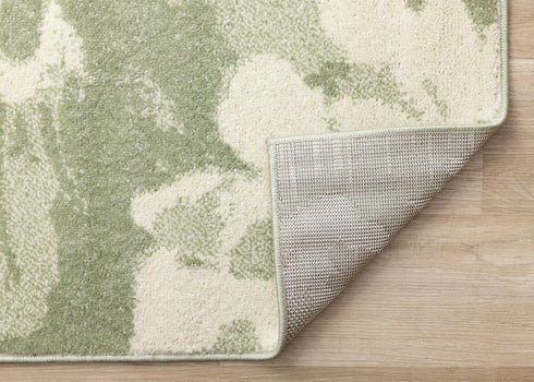 5' X 8' Green And Cream Botanical Leaves Area Rug