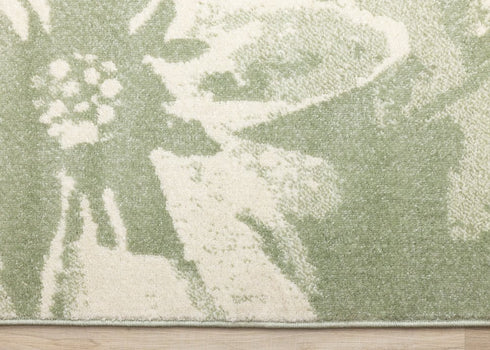 5' X 8' Green And Cream Botanical Leaves Area Rug