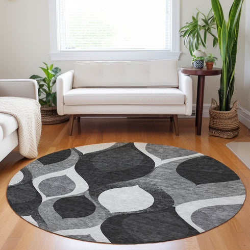 8' Black And Silver Ogee Washable Round Rug With UV Protection