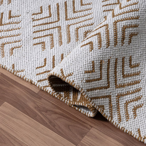 8' Tan And Ivory Diamond Hand Woven Runner Rug