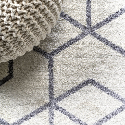5' X 8' Diamond Area Rug