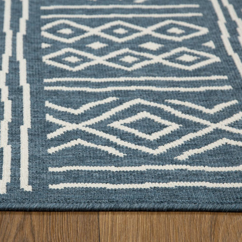 8' X 10' Blue And Ivory Geometric Area Rug