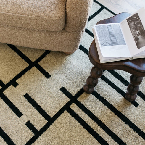 8' X 10' Beige And Ivory Geometric Area Rug