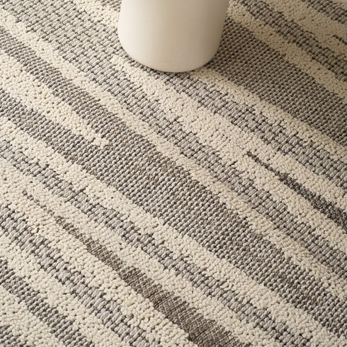 7' X 10' Gray And Beige Abstract Area Rug