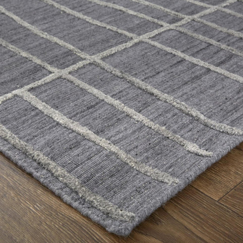 5' X 8' Gray And Silver Hand Woven Area Rug