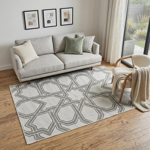 8' X 10' Gray And White Geometric Hand Woven Area Rug