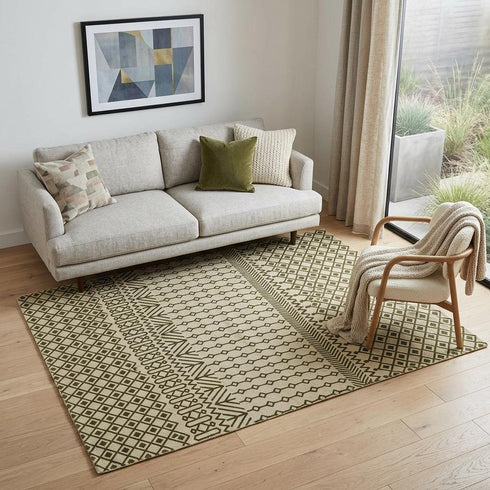 8' X 10' Ivory And Green Argyle Hand Woven Area Rug