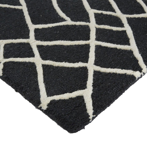 5' X 8' Black And Ivory Wool Geometric Hand Tufted Area Rug