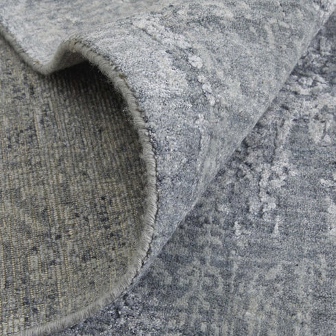 5' X 8' Blue And Gray Ombre Hand Woven Area Rug