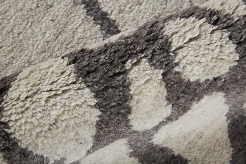 5' X 8' Ivory And Gray Wool Abstract Hand Knotted Area Rug