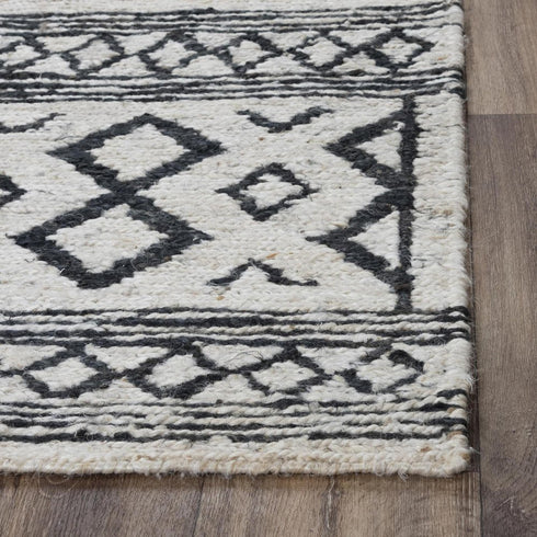 8' X 10' Beige And Black Jute Geometric Hand Woven Area Rug