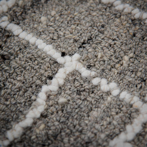 8' X 10' Gray And Ivory Wool Plaid Hand Tufted Area Rug