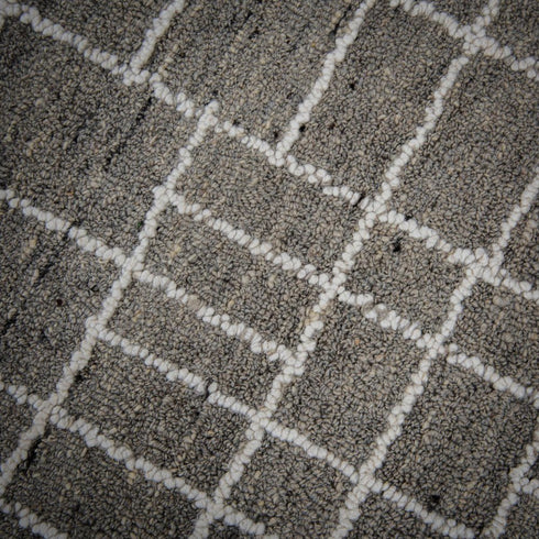 8' X 10' Gray And Ivory Wool Plaid Hand Tufted Area Rug