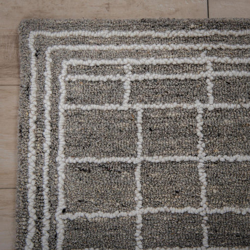9' X 12' Gray And Ivory Wool Plaid Hand Tufted Area Rug