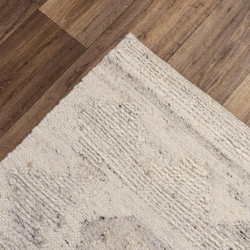 8' X 10' Ivory And Light Gray Wool Tribal Hand Woven Area Rug