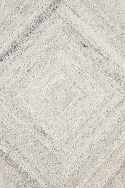 8' X 10' Ivory And Natural Wool Diamond Hand Tufted Area Rug