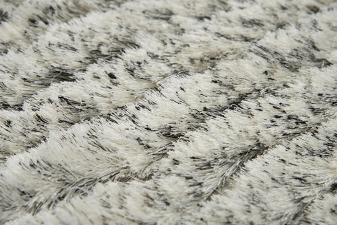 8' X 10' White And Ivory Shag Hand Tufted Area Rug
